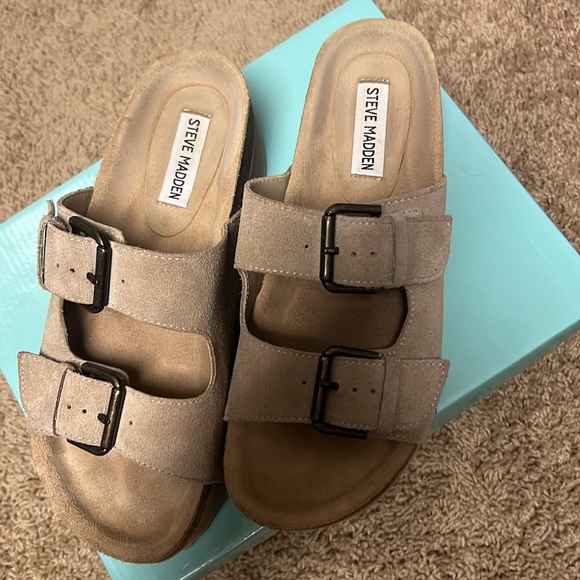 Kali Taupe platform slides by Steve Madden - Picture 2 of 6